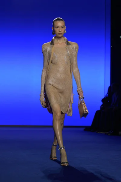 Look 17